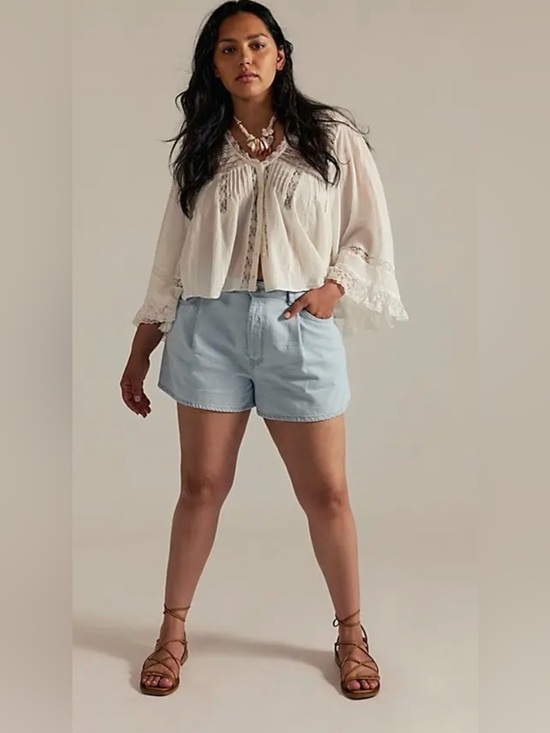 We The Free Pants - NWT We the Free Crvy Moon Denim
short Size 31